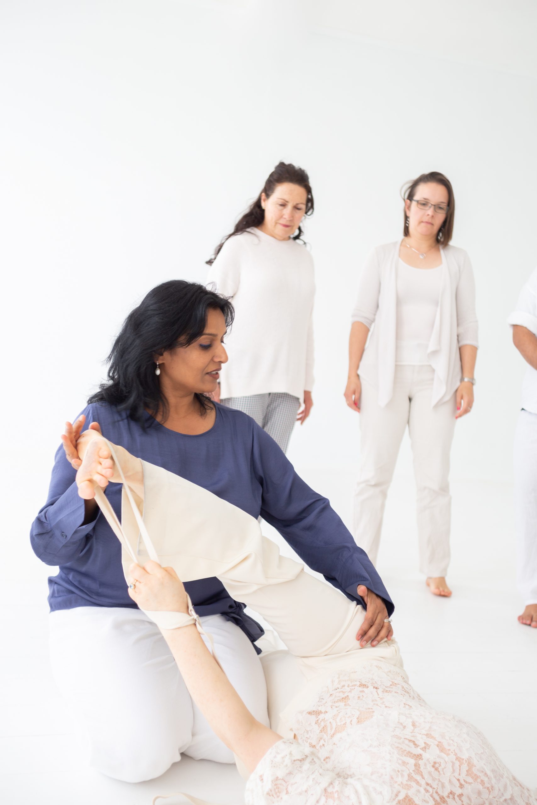 Yoga Therapy með Kamini Desai